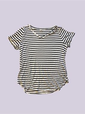 Green Envelope Los Angeles Black White Striped V-Neck Tee Size M